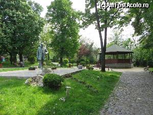[P13] Parcul Eugen Ionesco, Slatina.  » foto by tata123 🔱
 - 
<span class="allrVoted glyphicon glyphicon-heart hidden" id="av619844"></span>
<a class="m-l-10 hidden" id="sv619844" onclick="voting_Foto_DelVot(,619844,13164)" role="button">șterge vot <span class="glyphicon glyphicon-remove"></span></a>
<a id="v9619844" class=" c-red"  onclick="voting_Foto_SetVot(619844)" role="button"><span class="glyphicon glyphicon-heart-empty"></span> <b>LIKE</b> = Votează poza</a> <img class="hidden"  id="f619844W9" src="/imagini/loader.gif" border="0" /><span class="AjErrMes hidden" id="e619844ErM"></span>