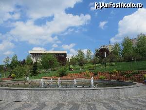 [P22] Expo-Parc - fântână arteziană.  » foto by tata123 🔱
 - 
<span class="allrVoted glyphicon glyphicon-heart hidden" id="av619853"></span>
<a class="m-l-10 hidden" id="sv619853" onclick="voting_Foto_DelVot(,619853,13164)" role="button">șterge vot <span class="glyphicon glyphicon-remove"></span></a>
<a id="v9619853" class=" c-red"  onclick="voting_Foto_SetVot(619853)" role="button"><span class="glyphicon glyphicon-heart-empty"></span> <b>LIKE</b> = Votează poza</a> <img class="hidden"  id="f619853W9" src="/imagini/loader.gif" border="0" /><span class="AjErrMes hidden" id="e619853ErM"></span>