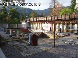 [P33] Băile Tușnad-Strand Club Mezotermal, ajuns în stare de ruină » foto by mariana.olaru
 - 
<span class="allrVoted glyphicon glyphicon-heart hidden" id="av717596"></span>
<a class="m-l-10 hidden" id="sv717596" onclick="voting_Foto_DelVot(,717596,13168)" role="button">șterge vot <span class="glyphicon glyphicon-remove"></span></a>
<a id="v9717596" class=" c-red"  onclick="voting_Foto_SetVot(717596)" role="button"><span class="glyphicon glyphicon-heart-empty"></span> <b>LIKE</b> = Votează poza</a> <img class="hidden"  id="f717596W9" src="/imagini/loader.gif" border="0" /><span class="AjErrMes hidden" id="e717596ErM"></span>