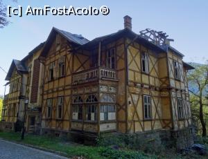 [P35] Băile Tușnad: o vilă ruinată, o altă podoabă pierdută a orașului » foto by mariana.olaru
 - 
<span class="allrVoted glyphicon glyphicon-heart hidden" id="av717598"></span>
<a class="m-l-10 hidden" id="sv717598" onclick="voting_Foto_DelVot(,717598,13168)" role="button">șterge vot <span class="glyphicon glyphicon-remove"></span></a>
<a id="v9717598" class=" c-red"  onclick="voting_Foto_SetVot(717598)" role="button"><span class="glyphicon glyphicon-heart-empty"></span> <b>LIKE</b> = Votează poza</a> <img class="hidden"  id="f717598W9" src="/imagini/loader.gif" border="0" /><span class="AjErrMes hidden" id="e717598ErM"></span>