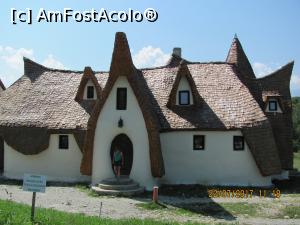 [P01] Castelul de lut din Porumbacu de Sus » foto by Sandibell
 - 
<span class="allrVoted glyphicon glyphicon-heart hidden" id="av887704"></span>
<a class="m-l-10 hidden" id="sv887704" onclick="voting_Foto_DelVot(,887704,13169)" role="button">șterge vot <span class="glyphicon glyphicon-remove"></span></a>
<a id="v9887704" class=" c-red"  onclick="voting_Foto_SetVot(887704)" role="button"><span class="glyphicon glyphicon-heart-empty"></span> <b>LIKE</b> = Votează poza</a> <img class="hidden"  id="f887704W9" src="/imagini/loader.gif" border="0" /><span class="AjErrMes hidden" id="e887704ErM"></span>