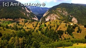 [P09] Muntii Piatra Craiului si cararea de sus pe care o urmam la intoarcere » foto by noi doi
 - 
<span class="allrVoted glyphicon glyphicon-heart hidden" id="av773204"></span>
<a class="m-l-10 hidden" id="sv773204" onclick="voting_Foto_DelVot(,773204,13179)" role="button">șterge vot <span class="glyphicon glyphicon-remove"></span></a>
<a id="v9773204" class=" c-red"  onclick="voting_Foto_SetVot(773204)" role="button"><span class="glyphicon glyphicon-heart-empty"></span> <b>LIKE</b> = Votează poza</a> <img class="hidden"  id="f773204W9" src="/imagini/loader.gif" border="0" /><span class="AjErrMes hidden" id="e773204ErM"></span>