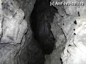 [P16] Asta este o porţiune mai largă din culoarul strîmt. Nu depăşeşte 60 cm lăţime.  » foto by abancor
 - 
<span class="allrVoted glyphicon glyphicon-heart hidden" id="av383772"></span>
<a class="m-l-10 hidden" id="sv383772" onclick="voting_Foto_DelVot(,383772,13179)" role="button">șterge vot <span class="glyphicon glyphicon-remove"></span></a>
<a id="v9383772" class=" c-red"  onclick="voting_Foto_SetVot(383772)" role="button"><span class="glyphicon glyphicon-heart-empty"></span> <b>LIKE</b> = Votează poza</a> <img class="hidden"  id="f383772W9" src="/imagini/loader.gif" border="0" /><span class="AjErrMes hidden" id="e383772ErM"></span>