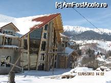 [P06] In Satul  Pestera nu exista criza! Se construiesc pensiuni si case de vacanta! » foto by Victor1
 - 
<span class="allrVoted glyphicon glyphicon-heart hidden" id="av64030"></span>
<a class="m-l-10 hidden" id="sv64030" onclick="voting_Foto_DelVot(,64030,13179)" role="button">șterge vot <span class="glyphicon glyphicon-remove"></span></a>
<a id="v964030" class=" c-red"  onclick="voting_Foto_SetVot(64030)" role="button"><span class="glyphicon glyphicon-heart-empty"></span> <b>LIKE</b> = Votează poza</a> <img class="hidden"  id="f64030W9" src="/imagini/loader.gif" border="0" /><span class="AjErrMes hidden" id="e64030ErM"></span>