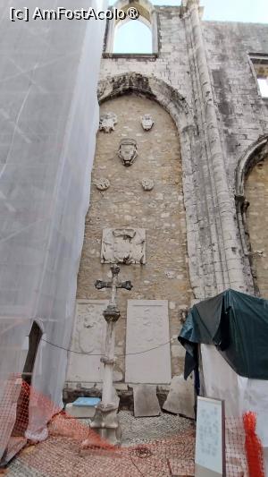[P15] La capătul laturii de sud a Naosului avem Crucea Manuelină din secolul al XVI-lea; Pietre de Arme (secolele XVII-XVIIIși două plăci funerare ale unor familii nobiliare din secolul al XVI-lea. » foto by ovidiuyepi
 - 
<span class="allrVoted glyphicon glyphicon-heart hidden" id="av1402037"></span>
<a class="m-l-10 hidden" id="sv1402037" onclick="voting_Foto_DelVot(,1402037,13214)" role="button">șterge vot <span class="glyphicon glyphicon-remove"></span></a>
<a id="v91402037" class=" c-red"  onclick="voting_Foto_SetVot(1402037)" role="button"><span class="glyphicon glyphicon-heart-empty"></span> <b>LIKE</b> = Votează poza</a> <img class="hidden"  id="f1402037W9" src="/imagini/loader.gif" border="0" /><span class="AjErrMes hidden" id="e1402037ErM"></span>