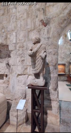 [P40] Sala 2. Statuie romană înfățișând un bărbat în togă (descoperită ăn secolul al XVI-lea, la gura râului Douro). » foto by ovidiuyepi
 - 
<span class="allrVoted glyphicon glyphicon-heart hidden" id="av1402062"></span>
<a class="m-l-10 hidden" id="sv1402062" onclick="voting_Foto_DelVot(,1402062,13214)" role="button">șterge vot <span class="glyphicon glyphicon-remove"></span></a>
<a id="v91402062" class=" c-red"  onclick="voting_Foto_SetVot(1402062)" role="button"><span class="glyphicon glyphicon-heart-empty"></span> <b>LIKE</b> = Votează poza</a> <img class="hidden"  id="f1402062W9" src="/imagini/loader.gif" border="0" /><span class="AjErrMes hidden" id="e1402062ErM"></span>