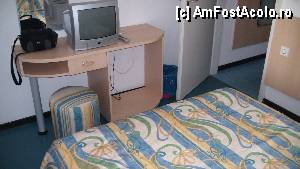 [P08] Prima camera Hotel Plaza » foto by Coste
 - 
<span class="allrVoted glyphicon glyphicon-heart hidden" id="av385426"></span>
<a class="m-l-10 hidden" id="sv385426" onclick="voting_Foto_DelVot(,385426,13227)" role="button">șterge vot <span class="glyphicon glyphicon-remove"></span></a>
<a id="v9385426" class=" c-red"  onclick="voting_Foto_SetVot(385426)" role="button"><span class="glyphicon glyphicon-heart-empty"></span> <b>LIKE</b> = Votează poza</a> <img class="hidden"  id="f385426W9" src="/imagini/loader.gif" border="0" /><span class="AjErrMes hidden" id="e385426ErM"></span>