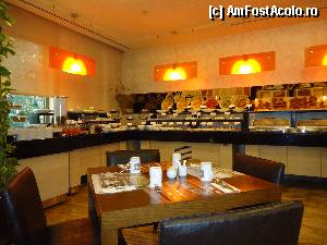 [P24] Hotelul Midtown - interiorul restaurantului la micul dejun » foto by kmy
 - 
<span class="allrVoted glyphicon glyphicon-heart hidden" id="av385643"></span>
<a class="m-l-10 hidden" id="sv385643" onclick="voting_Foto_DelVot(,385643,13230)" role="button">șterge vot <span class="glyphicon glyphicon-remove"></span></a>
<a id="v9385643" class=" c-red"  onclick="voting_Foto_SetVot(385643)" role="button"><span class="glyphicon glyphicon-heart-empty"></span> <b>LIKE</b> = Votează poza</a> <img class="hidden"  id="f385643W9" src="/imagini/loader.gif" border="0" /><span class="AjErrMes hidden" id="e385643ErM"></span>