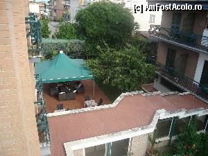 [P11] Privind de pe balconul camerei noastre » foto by nicoletass
 - 
<span class="allrVoted glyphicon glyphicon-heart hidden" id="av385822"></span>
<a class="m-l-10 hidden" id="sv385822" onclick="voting_Foto_DelVot(,385822,13238)" role="button">șterge vot <span class="glyphicon glyphicon-remove"></span></a>
<a id="v9385822" class=" c-red"  onclick="voting_Foto_SetVot(385822)" role="button"><span class="glyphicon glyphicon-heart-empty"></span> <b>LIKE</b> = Votează poza</a> <img class="hidden"  id="f385822W9" src="/imagini/loader.gif" border="0" /><span class="AjErrMes hidden" id="e385822ErM"></span>