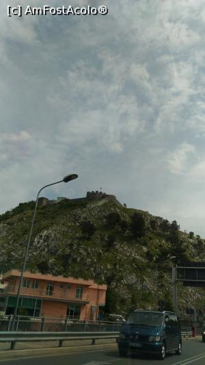 [P01] Cetatea Rozafa, de pe podul peste apa Buna.  » foto by Radix7
 - 
<span class="allrVoted glyphicon glyphicon-heart hidden" id="av848846"></span>
<a class="m-l-10 hidden" id="sv848846" onclick="voting_Foto_DelVot(,848846,13250)" role="button">șterge vot <span class="glyphicon glyphicon-remove"></span></a>
<a id="v9848846" class=" c-red"  onclick="voting_Foto_SetVot(848846)" role="button"><span class="glyphicon glyphicon-heart-empty"></span> <b>LIKE</b> = Votează poza</a> <img class="hidden"  id="f848846W9" src="/imagini/loader.gif" border="0" /><span class="AjErrMes hidden" id="e848846ErM"></span>