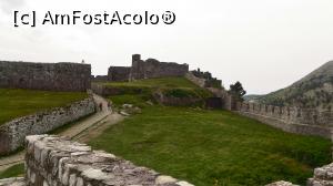 [P07] In cetatea Rozafa.  » foto by Radix7
 - 
<span class="allrVoted glyphicon glyphicon-heart hidden" id="av848852"></span>
<a class="m-l-10 hidden" id="sv848852" onclick="voting_Foto_DelVot(,848852,13250)" role="button">șterge vot <span class="glyphicon glyphicon-remove"></span></a>
<a id="v9848852" class=" c-red"  onclick="voting_Foto_SetVot(848852)" role="button"><span class="glyphicon glyphicon-heart-empty"></span> <b>LIKE</b> = Votează poza</a> <img class="hidden"  id="f848852W9" src="/imagini/loader.gif" border="0" /><span class="AjErrMes hidden" id="e848852ErM"></span>