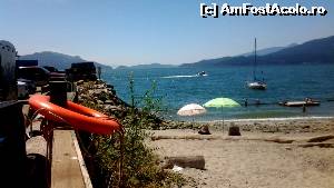 [P47] Astea-s singurele 'amenajari'... Credeti-ma, proprietarii sunt bogati - o spune modul cum arata casele din zona, masinile din fata casei si barcile ancorate nu departe de-aici. Ar putea sa strice plaja fara problem, cu 'dotari' exclusiviste. Dar ei prefer 'natural'!  » foto by Bujie
 - 
<span class="allrVoted glyphicon glyphicon-heart hidden" id="av649535"></span>
<a class="m-l-10 hidden" id="sv649535" onclick="voting_Foto_DelVot(,649535,13251)" role="button">șterge vot <span class="glyphicon glyphicon-remove"></span></a>
<a id="v9649535" class=" c-red"  onclick="voting_Foto_SetVot(649535)" role="button"><span class="glyphicon glyphicon-heart-empty"></span> <b>LIKE</b> = Votează poza</a> <img class="hidden"  id="f649535W9" src="/imagini/loader.gif" border="0" /><span class="AjErrMes hidden" id="e649535ErM"></span>
