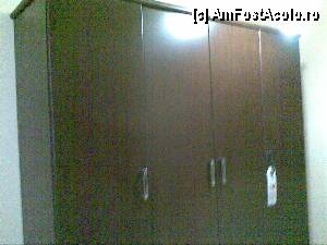 [P12] Hotel Teona 3*, Izmit - dulapul cu patru uși foarte mare. nu l-am folosit deloc.  » foto by nicole33
 - 
<span class="allrVoted glyphicon glyphicon-heart hidden" id="av386640"></span>
<a class="m-l-10 hidden" id="sv386640" onclick="voting_Foto_DelVot(,386640,13260)" role="button">șterge vot <span class="glyphicon glyphicon-remove"></span></a>
<a id="v9386640" class=" c-red"  onclick="voting_Foto_SetVot(386640)" role="button"><span class="glyphicon glyphicon-heart-empty"></span> <b>LIKE</b> = Votează poza</a> <img class="hidden"  id="f386640W9" src="/imagini/loader.gif" border="0" /><span class="AjErrMes hidden" id="e386640ErM"></span>