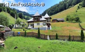 [P07] O casă veche din Podu D&acirc;mboviței » foto by BOGDAN DSN
 - 
<span class="allrVoted glyphicon glyphicon-heart hidden" id="av1200944"></span>
<a class="m-l-10 hidden" id="sv1200944" onclick="voting_Foto_DelVot(,1200944,13264)" role="button">șterge vot <span class="glyphicon glyphicon-remove"></span></a>
<a id="v91200944" class=" c-red"  onclick="voting_Foto_SetVot(1200944)" role="button"><span class="glyphicon glyphicon-heart-empty"></span> <b>LIKE</b> = Votează poza</a> <img class="hidden"  id="f1200944W9" src="/imagini/loader.gif" border="0" /><span class="AjErrMes hidden" id="e1200944ErM"></span>