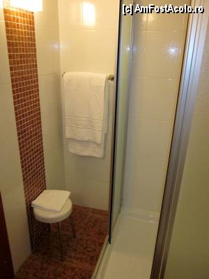 [P07] Un colţ din cabina de duş » foto by le_maitre
 - 
<span class="allrVoted glyphicon glyphicon-heart hidden" id="av387187"></span>
<a class="m-l-10 hidden" id="sv387187" onclick="voting_Foto_DelVot(,387187,13274)" role="button">șterge vot <span class="glyphicon glyphicon-remove"></span></a>
<a id="v9387187" class=" c-red"  onclick="voting_Foto_SetVot(387187)" role="button"><span class="glyphicon glyphicon-heart-empty"></span> <b>LIKE</b> = Votează poza</a> <img class="hidden"  id="f387187W9" src="/imagini/loader.gif" border="0" /><span class="AjErrMes hidden" id="e387187ErM"></span>