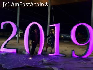 [P38] Revelion în piața centrală ...eram doar noi și trei americani care ne întrebau unde-i party-ul » foto by cristian pinte
 - 
<span class="allrVoted glyphicon glyphicon-heart hidden" id="av1203486"></span>
<a class="m-l-10 hidden" id="sv1203486" onclick="voting_Foto_DelVot(,1203486,13279)" role="button">șterge vot <span class="glyphicon glyphicon-remove"></span></a>
<a id="v91203486" class=" c-red"  onclick="voting_Foto_SetVot(1203486)" role="button"><span class="glyphicon glyphicon-heart-empty"></span> <b>LIKE</b> = Votează poza</a> <img class="hidden"  id="f1203486W9" src="/imagini/loader.gif" border="0" /><span class="AjErrMes hidden" id="e1203486ErM"></span>