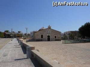 [P21] Yeroskipou - Biserica Sf. Paraskevi, spatiul generos si cladirile moderne din jur.  » foto by iulianic
 - 
<span class="allrVoted glyphicon glyphicon-heart hidden" id="av386841"></span>
<a class="m-l-10 hidden" id="sv386841" onclick="voting_Foto_DelVot(,386841,13279)" role="button">șterge vot <span class="glyphicon glyphicon-remove"></span></a>
<a id="v9386841" class=" c-red"  onclick="voting_Foto_SetVot(386841)" role="button"><span class="glyphicon glyphicon-heart-empty"></span> <b>LIKE</b> = Votează poza</a> <img class="hidden"  id="f386841W9" src="/imagini/loader.gif" border="0" /><span class="AjErrMes hidden" id="e386841ErM"></span>