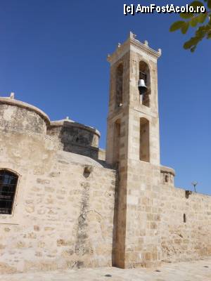 [P22] Yeroskipou - Biserica Sf. Paraskevi, turnul clopotnita.  » foto by iulianic
 - 
<span class="allrVoted glyphicon glyphicon-heart hidden" id="av386842"></span>
<a class="m-l-10 hidden" id="sv386842" onclick="voting_Foto_DelVot(,386842,13279)" role="button">șterge vot <span class="glyphicon glyphicon-remove"></span></a>
<a id="v9386842" class=" c-red"  onclick="voting_Foto_SetVot(386842)" role="button"><span class="glyphicon glyphicon-heart-empty"></span> <b>LIKE</b> = Votează poza</a> <img class="hidden"  id="f386842W9" src="/imagini/loader.gif" border="0" /><span class="AjErrMes hidden" id="e386842ErM"></span>