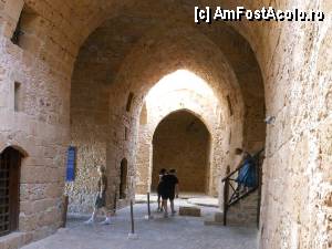 [P07] Faleza din Paphos - Holul central al fortului.  » foto by iulianic
 - 
<span class="allrVoted glyphicon glyphicon-heart hidden" id="av387505"></span>
<a class="m-l-10 hidden" id="sv387505" onclick="voting_Foto_DelVot(,387505,13279)" role="button">șterge vot <span class="glyphicon glyphicon-remove"></span></a>
<a id="v9387505" class=" c-red"  onclick="voting_Foto_SetVot(387505)" role="button"><span class="glyphicon glyphicon-heart-empty"></span> <b>LIKE</b> = Votează poza</a> <img class="hidden"  id="f387505W9" src="/imagini/loader.gif" border="0" /><span class="AjErrMes hidden" id="e387505ErM"></span>
