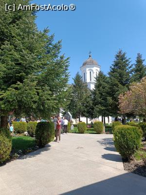 [P01] Biserica -vedere din gradina » foto by laurand
 - 
<span class="allrVoted glyphicon glyphicon-heart hidden" id="av1481718"></span>
<a class="m-l-10 hidden" id="sv1481718" onclick="voting_Foto_DelVot(,1481718,13280)" role="button">șterge vot <span class="glyphicon glyphicon-remove"></span></a>
<a id="v91481718" class=" c-red"  onclick="voting_Foto_SetVot(1481718)" role="button"><span class="glyphicon glyphicon-heart-empty"></span> <b>LIKE</b> = Votează poza</a> <img class="hidden"  id="f1481718W9" src="/imagini/loader.gif" border="0" /><span class="AjErrMes hidden" id="e1481718ErM"></span>