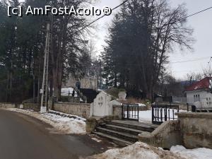 [P01] Am ajuns la Soveja și ne pregăteam să vizităm mausoleul din localitate. » foto by Floryn81
 - 
<span class="allrVoted glyphicon glyphicon-heart hidden" id="av1216962"></span>
<a class="m-l-10 hidden" id="sv1216962" onclick="voting_Foto_DelVot(,1216962,13284)" role="button">șterge vot <span class="glyphicon glyphicon-remove"></span></a>
<a id="v91216962" class=" c-red"  onclick="voting_Foto_SetVot(1216962)" role="button"><span class="glyphicon glyphicon-heart-empty"></span> <b>LIKE</b> = Votează poza</a> <img class="hidden"  id="f1216962W9" src="/imagini/loader.gif" border="0" /><span class="AjErrMes hidden" id="e1216962ErM"></span>