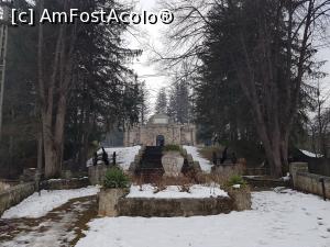 [P02] Mausoleul de la Soveja văzut de la baza scărilor. » foto by Floryn81
 - 
<span class="allrVoted glyphicon glyphicon-heart hidden" id="av1216963"></span>
<a class="m-l-10 hidden" id="sv1216963" onclick="voting_Foto_DelVot(,1216963,13284)" role="button">șterge vot <span class="glyphicon glyphicon-remove"></span></a>
<a id="v91216963" class=" c-red"  onclick="voting_Foto_SetVot(1216963)" role="button"><span class="glyphicon glyphicon-heart-empty"></span> <b>LIKE</b> = Votează poza</a> <img class="hidden"  id="f1216963W9" src="/imagini/loader.gif" border="0" /><span class="AjErrMes hidden" id="e1216963ErM"></span>