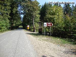 [P25] Am ajuns la Schitul Soveja! Fotografia este făcută pe sensul de mers către Focșani.  » foto by Floryn81
 - 
<span class="allrVoted glyphicon glyphicon-heart hidden" id="av387980"></span>
<a class="m-l-10 hidden" id="sv387980" onclick="voting_Foto_DelVot(,387980,13284)" role="button">șterge vot <span class="glyphicon glyphicon-remove"></span></a>
<a id="v9387980" class=" c-red"  onclick="voting_Foto_SetVot(387980)" role="button"><span class="glyphicon glyphicon-heart-empty"></span> <b>LIKE</b> = Votează poza</a> <img class="hidden"  id="f387980W9" src="/imagini/loader.gif" border="0" /><span class="AjErrMes hidden" id="e387980ErM"></span>