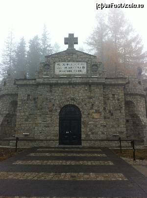 [P16] Intrarea în Mausoleu » foto by Yersinia Pestis
 - 
<span class="allrVoted glyphicon glyphicon-heart hidden" id="av574944"></span>
<a class="m-l-10 hidden" id="sv574944" onclick="voting_Foto_DelVot(,574944,13284)" role="button">șterge vot <span class="glyphicon glyphicon-remove"></span></a>
<a id="v9574944" class=" c-red"  onclick="voting_Foto_SetVot(574944)" role="button"><span class="glyphicon glyphicon-heart-empty"></span> <b>LIKE</b> = Votează poza</a> <img class="hidden"  id="f574944W9" src="/imagini/loader.gif" border="0" /><span class="AjErrMes hidden" id="e574944ErM"></span>