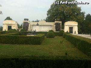[P03] Mausoleul Mărăști » foto by Yersinia Pestis
 - 
<span class="allrVoted glyphicon glyphicon-heart hidden" id="av578727"></span>
<a class="m-l-10 hidden" id="sv578727" onclick="voting_Foto_DelVot(,578727,13284)" role="button">șterge vot <span class="glyphicon glyphicon-remove"></span></a>
<a id="v9578727" class=" c-red"  onclick="voting_Foto_SetVot(578727)" role="button"><span class="glyphicon glyphicon-heart-empty"></span> <b>LIKE</b> = Votează poza</a> <img class="hidden"  id="f578727W9" src="/imagini/loader.gif" border="0" /><span class="AjErrMes hidden" id="e578727ErM"></span>