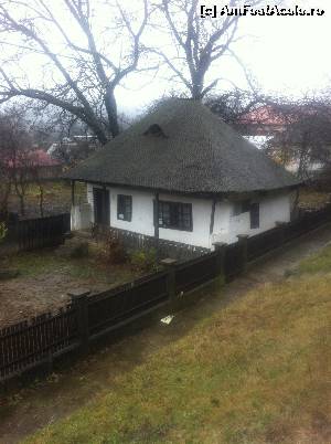 [P06] Casa, așa cum se vede din șosea » foto by Yersinia Pestis
 - 
<span class="allrVoted glyphicon glyphicon-heart hidden" id="av578730"></span>
<a class="m-l-10 hidden" id="sv578730" onclick="voting_Foto_DelVot(,578730,13284)" role="button">șterge vot <span class="glyphicon glyphicon-remove"></span></a>
<a id="v9578730" class=" c-red"  onclick="voting_Foto_SetVot(578730)" role="button"><span class="glyphicon glyphicon-heart-empty"></span> <b>LIKE</b> = Votează poza</a> <img class="hidden"  id="f578730W9" src="/imagini/loader.gif" border="0" /><span class="AjErrMes hidden" id="e578730ErM"></span>