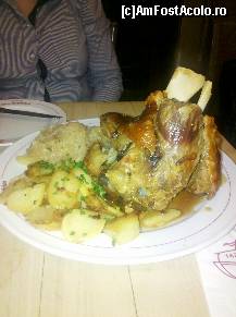 [P04] specialitatea locala: ciolan de porc » foto by tazmumy
 - 
<span class="allrVoted glyphicon glyphicon-heart hidden" id="av389981"></span>
<a class="m-l-10 hidden" id="sv389981" onclick="voting_Foto_DelVot(,389981,13326)" role="button">șterge vot <span class="glyphicon glyphicon-remove"></span></a>
<a id="v9389981" class=" c-red"  onclick="voting_Foto_SetVot(389981)" role="button"><span class="glyphicon glyphicon-heart-empty"></span> <b>LIKE</b> = Votează poza</a> <img class="hidden"  id="f389981W9" src="/imagini/loader.gif" border="0" /><span class="AjErrMes hidden" id="e389981ErM"></span>