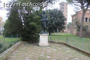 [P02] Classe, Bazilica Sant'Apollinare in Classe, spre intrare, se vede imensa Clopotniță » foto by mprofeanu
 - 
<span class="allrVoted glyphicon glyphicon-heart hidden" id="av1348783"></span>
<a class="m-l-10 hidden" id="sv1348783" onclick="voting_Foto_DelVot(,1348783,13338)" role="button">șterge vot <span class="glyphicon glyphicon-remove"></span></a>
<a id="v91348783" class=" c-red"  onclick="voting_Foto_SetVot(1348783)" role="button"><span class="glyphicon glyphicon-heart-empty"></span> <b>LIKE</b> = Votează poza</a> <img class="hidden"  id="f1348783W9" src="/imagini/loader.gif" border="0" /><span class="AjErrMes hidden" id="e1348783ErM"></span>