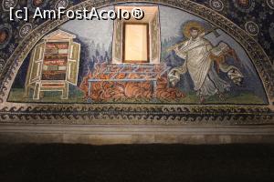 [P56] Ravenna, Mausoleo di Galla Placidia, Martiriul lui San Lorenzo, Luneta Principală, vizavi de cea de la intrare » foto by mprofeanu
 - 
<span class="allrVoted glyphicon glyphicon-heart hidden" id="av1348837"></span>
<a class="m-l-10 hidden" id="sv1348837" onclick="voting_Foto_DelVot(,1348837,13338)" role="button">șterge vot <span class="glyphicon glyphicon-remove"></span></a>
<a id="v91348837" class=" c-red"  onclick="voting_Foto_SetVot(1348837)" role="button"><span class="glyphicon glyphicon-heart-empty"></span> <b>LIKE</b> = Votează poza</a> <img class="hidden"  id="f1348837W9" src="/imagini/loader.gif" border="0" /><span class="AjErrMes hidden" id="e1348837ErM"></span>