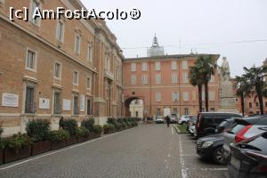 [P69] Ravenna, Piazza Giuseppe Garibaldi și statuia lui în dreapta » foto by mprofeanu
 - 
<span class="allrVoted glyphicon glyphicon-heart hidden" id="av1348850"></span>
<a class="m-l-10 hidden" id="sv1348850" onclick="voting_Foto_DelVot(,1348850,13338)" role="button">șterge vot <span class="glyphicon glyphicon-remove"></span></a>
<a id="v91348850" class=" c-red"  onclick="voting_Foto_SetVot(1348850)" role="button"><span class="glyphicon glyphicon-heart-empty"></span> <b>LIKE</b> = Votează poza</a> <img class="hidden"  id="f1348850W9" src="/imagini/loader.gif" border="0" /><span class="AjErrMes hidden" id="e1348850ErM"></span>