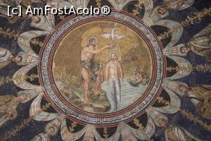 [P76] Ravenna, Battistero Neoniano, Cupola, Botezul Domnului cu Sf. Ioan și Duhul Sfânt, porumbelul » foto by mprofeanu
 - 
<span class="allrVoted glyphicon glyphicon-heart hidden" id="av1348857"></span>
<a class="m-l-10 hidden" id="sv1348857" onclick="voting_Foto_DelVot(,1348857,13338)" role="button">șterge vot <span class="glyphicon glyphicon-remove"></span></a>
<a id="v91348857" class=" c-red"  onclick="voting_Foto_SetVot(1348857)" role="button"><span class="glyphicon glyphicon-heart-empty"></span> <b>LIKE</b> = Votează poza</a> <img class="hidden"  id="f1348857W9" src="/imagini/loader.gif" border="0" /><span class="AjErrMes hidden" id="e1348857ErM"></span>