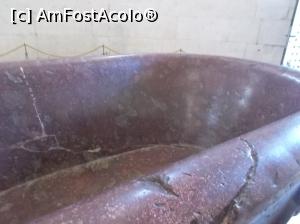 [P11] Sarcofagul deteriorat și ”cârpit” » foto by mihaelavoicu
 - 
<span class="allrVoted glyphicon glyphicon-heart hidden" id="av960170"></span>
<a class="m-l-10 hidden" id="sv960170" onclick="voting_Foto_DelVot(,960170,13338)" role="button">șterge vot <span class="glyphicon glyphicon-remove"></span></a>
<a id="v9960170" class=" c-red"  onclick="voting_Foto_SetVot(960170)" role="button"><span class="glyphicon glyphicon-heart-empty"></span> <b>LIKE</b> = Votează poza</a> <img class="hidden"  id="f960170W9" src="/imagini/loader.gif" border="0" /><span class="AjErrMes hidden" id="e960170ErM"></span>