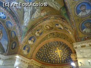 [P15] Interior, Capela San Andrea, Ravenna.  » foto by mihaelavoicu
 - 
<span class="allrVoted glyphicon glyphicon-heart hidden" id="av969643"></span>
<a class="m-l-10 hidden" id="sv969643" onclick="voting_Foto_DelVot(,969643,13338)" role="button">șterge vot <span class="glyphicon glyphicon-remove"></span></a>
<a id="v9969643" class=" c-red"  onclick="voting_Foto_SetVot(969643)" role="button"><span class="glyphicon glyphicon-heart-empty"></span> <b>LIKE</b> = Votează poza</a> <img class="hidden"  id="f969643W9" src="/imagini/loader.gif" border="0" /><span class="AjErrMes hidden" id="e969643ErM"></span>