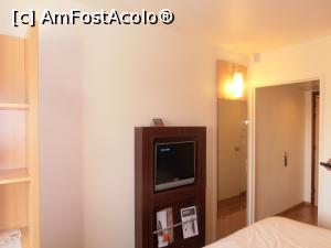 [P10] Ibis Paris La Defense Centre Hotel, Tv încastrat » foto by sunflower
 - 
<span class="allrVoted glyphicon glyphicon-heart hidden" id="av887635"></span>
<a class="m-l-10 hidden" id="sv887635" onclick="voting_Foto_DelVot(,887635,13383)" role="button">șterge vot <span class="glyphicon glyphicon-remove"></span></a>
<a id="v9887635" class=" c-red"  onclick="voting_Foto_SetVot(887635)" role="button"><span class="glyphicon glyphicon-heart-empty"></span> <b>LIKE</b> = Votează poza</a> <img class="hidden"  id="f887635W9" src="/imagini/loader.gif" border="0" /><span class="AjErrMes hidden" id="e887635ErM"></span>