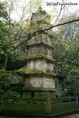 [P06] Hangzhou / Pagoda de piatra » foto by Marian Preda
 - 
<span class="allrVoted glyphicon glyphicon-heart hidden" id="av397008"></span>
<a class="m-l-10 hidden" id="sv397008" onclick="voting_Foto_DelVot(,397008,13390)" role="button">șterge vot <span class="glyphicon glyphicon-remove"></span></a>
<a id="v9397008" class=" c-red"  onclick="voting_Foto_SetVot(397008)" role="button"><span class="glyphicon glyphicon-heart-empty"></span> <b>LIKE</b> = Votează poza</a> <img class="hidden"  id="f397008W9" src="/imagini/loader.gif" border="0" /><span class="AjErrMes hidden" id="e397008ErM"></span>