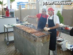 [P13] Seara turceasca frigarui plus adana » foto by manuta_1969
 - 
<span class="allrVoted glyphicon glyphicon-heart hidden" id="av442611"></span>
<a class="m-l-10 hidden" id="sv442611" onclick="voting_Foto_DelVot(,442611,13407)" role="button">șterge vot <span class="glyphicon glyphicon-remove"></span></a>
<a id="v9442611" class=" c-red"  onclick="voting_Foto_SetVot(442611)" role="button"><span class="glyphicon glyphicon-heart-empty"></span> <b>LIKE</b> = Votează poza</a> <img class="hidden"  id="f442611W9" src="/imagini/loader.gif" border="0" /><span class="AjErrMes hidden" id="e442611ErM"></span>