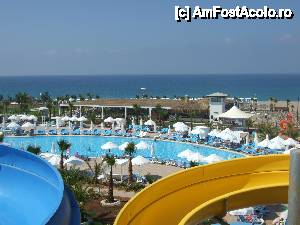 [P17] De sus de la tobogane cu terasa si cu un sfert din piscina.  » foto by manuta_1969
 - 
<span class="allrVoted glyphicon glyphicon-heart hidden" id="av442642"></span>
<a class="m-l-10 hidden" id="sv442642" onclick="voting_Foto_DelVot(,442642,13407)" role="button">șterge vot <span class="glyphicon glyphicon-remove"></span></a>
<a id="v9442642" class=" c-red"  onclick="voting_Foto_SetVot(442642)" role="button"><span class="glyphicon glyphicon-heart-empty"></span> <b>LIKE</b> = Votează poza</a> <img class="hidden"  id="f442642W9" src="/imagini/loader.gif" border="0" /><span class="AjErrMes hidden" id="e442642ErM"></span>