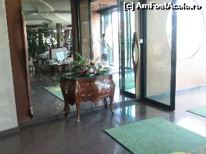 [P16] Intrarea in hotel...  » foto by DaRKruCS
 - 
<span class="allrVoted glyphicon glyphicon-heart hidden" id="av589528"></span>
<a class="m-l-10 hidden" id="sv589528" onclick="voting_Foto_DelVot(,589528,13434)" role="button">șterge vot <span class="glyphicon glyphicon-remove"></span></a>
<a id="v9589528" class=" c-red"  onclick="voting_Foto_SetVot(589528)" role="button"><span class="glyphicon glyphicon-heart-empty"></span> <b>LIKE</b> = Votează poza</a> <img class="hidden"  id="f589528W9" src="/imagini/loader.gif" border="0" /><span class="AjErrMes hidden" id="e589528ErM"></span>