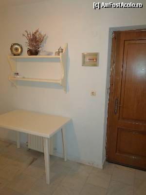 [P04] Intrarea în apartament (şi în living şi bucătărie)  » foto by ak-ar de rumÂn †
 - 
<span class="allrVoted glyphicon glyphicon-heart hidden" id="av394442"></span>
<a class="m-l-10 hidden" id="sv394442" onclick="voting_Foto_DelVot(,394442,13465)" role="button">șterge vot <span class="glyphicon glyphicon-remove"></span></a>
<a id="v9394442" class=" c-red"  onclick="voting_Foto_SetVot(394442)" role="button"><span class="glyphicon glyphicon-heart-empty"></span> <b>LIKE</b> = Votează poza</a> <img class="hidden"  id="f394442W9" src="/imagini/loader.gif" border="0" /><span class="AjErrMes hidden" id="e394442ErM"></span>
