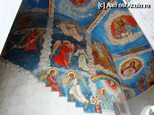 [P11] Pictură a maestrului Petru Botezatu pe scările de acces în Catedrala Episcopală Sfânta Vineri din Zalău » foto by mariana.olaru
 - 
<span class="allrVoted glyphicon glyphicon-heart hidden" id="av395604"></span>
<a class="m-l-10 hidden" id="sv395604" onclick="voting_Foto_DelVot(,395604,13499)" role="button">șterge vot <span class="glyphicon glyphicon-remove"></span></a>
<a id="v9395604" class=" c-red"  onclick="voting_Foto_SetVot(395604)" role="button"><span class="glyphicon glyphicon-heart-empty"></span> <b>LIKE</b> = Votează poza</a> <img class="hidden"  id="f395604W9" src="/imagini/loader.gif" border="0" /><span class="AjErrMes hidden" id="e395604ErM"></span>