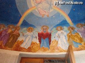 [P13] La intrarea în Catedrala Episcopală Sfânta Vineri din Zalău » foto by mariana.olaru
 - 
<span class="allrVoted glyphicon glyphicon-heart hidden" id="av395606"></span>
<a class="m-l-10 hidden" id="sv395606" onclick="voting_Foto_DelVot(,395606,13499)" role="button">șterge vot <span class="glyphicon glyphicon-remove"></span></a>
<a id="v9395606" class=" c-red"  onclick="voting_Foto_SetVot(395606)" role="button"><span class="glyphicon glyphicon-heart-empty"></span> <b>LIKE</b> = Votează poza</a> <img class="hidden"  id="f395606W9" src="/imagini/loader.gif" border="0" /><span class="AjErrMes hidden" id="e395606ErM"></span>