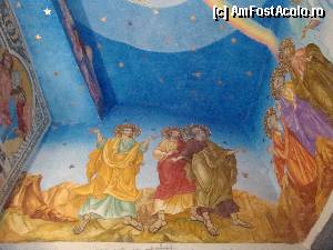 [P15] Pictură de plafonul holului de intrare în naosul Catedralei Episcopale Sfânta Vineri din Zalău » foto by mariana.olaru
 - 
<span class="allrVoted glyphicon glyphicon-heart hidden" id="av395608"></span>
<a class="m-l-10 hidden" id="sv395608" onclick="voting_Foto_DelVot(,395608,13499)" role="button">șterge vot <span class="glyphicon glyphicon-remove"></span></a>
<a id="v9395608" class=" c-red"  onclick="voting_Foto_SetVot(395608)" role="button"><span class="glyphicon glyphicon-heart-empty"></span> <b>LIKE</b> = Votează poza</a> <img class="hidden"  id="f395608W9" src="/imagini/loader.gif" border="0" /><span class="AjErrMes hidden" id="e395608ErM"></span>