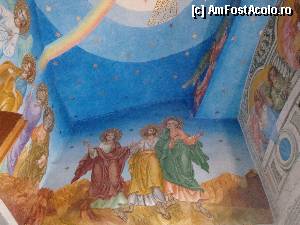 [P16] Pictură din holul intrării în naosul Catedralei Episcopale Sfânta Vineri din Zalău » foto by mariana.olaru
 - 
<span class="allrVoted glyphicon glyphicon-heart hidden" id="av395609"></span>
<a class="m-l-10 hidden" id="sv395609" onclick="voting_Foto_DelVot(,395609,13499)" role="button">șterge vot <span class="glyphicon glyphicon-remove"></span></a>
<a id="v9395609" class=" c-red"  onclick="voting_Foto_SetVot(395609)" role="button"><span class="glyphicon glyphicon-heart-empty"></span> <b>LIKE</b> = Votează poza</a> <img class="hidden"  id="f395609W9" src="/imagini/loader.gif" border="0" /><span class="AjErrMes hidden" id="e395609ErM"></span>