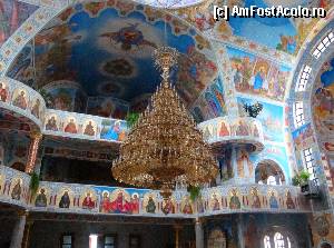 [P37] Catedrala Episcopală Sfânta Vineri din Zalău: candelabrul monumental (diametrul de bază- 4 metri, înălțime- 7 metri, greutate- 1789 kg, 360 de lumini), realizat ca unicat de cunoscuta firmă greacă “SKIADOPOULOS BROS INC. ” din Atena.  » foto by mariana.olaru
 - 
<span class="allrVoted glyphicon glyphicon-heart hidden" id="av395630"></span>
<a class="m-l-10 hidden" id="sv395630" onclick="voting_Foto_DelVot(,395630,13499)" role="button">șterge vot <span class="glyphicon glyphicon-remove"></span></a>
<a id="v9395630" class=" c-red"  onclick="voting_Foto_SetVot(395630)" role="button"><span class="glyphicon glyphicon-heart-empty"></span> <b>LIKE</b> = Votează poza</a> <img class="hidden"  id="f395630W9" src="/imagini/loader.gif" border="0" /><span class="AjErrMes hidden" id="e395630ErM"></span>