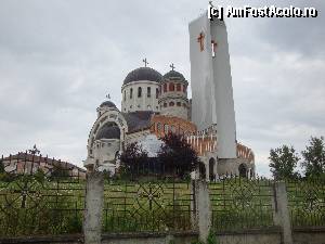 [P04] Imagine din lateral cu Catedrala Episcopală Sfânta Vineri din Zalău » foto by mariana.olaru
 - 
<span class="allrVoted glyphicon glyphicon-heart hidden" id="av395597"></span>
<a class="m-l-10 hidden" id="sv395597" onclick="voting_Foto_DelVot(,395597,13499)" role="button">șterge vot <span class="glyphicon glyphicon-remove"></span></a>
<a id="v9395597" class=" c-red"  onclick="voting_Foto_SetVot(395597)" role="button"><span class="glyphicon glyphicon-heart-empty"></span> <b>LIKE</b> = Votează poza</a> <img class="hidden"  id="f395597W9" src="/imagini/loader.gif" border="0" /><span class="AjErrMes hidden" id="e395597ErM"></span>