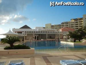 [P26] Piscina de sus, dedicata mai mult jocurilor » foto by geop
 - 
<span class="allrVoted glyphicon glyphicon-heart hidden" id="av404330"></span>
<a class="m-l-10 hidden" id="sv404330" onclick="voting_Foto_DelVot(,404330,13505)" role="button">șterge vot <span class="glyphicon glyphicon-remove"></span></a>
<a id="v9404330" class=" c-red"  onclick="voting_Foto_SetVot(404330)" role="button"><span class="glyphicon glyphicon-heart-empty"></span> <b>LIKE</b> = Votează poza</a> <img class="hidden"  id="f404330W9" src="/imagini/loader.gif" border="0" /><span class="AjErrMes hidden" id="e404330ErM"></span>
